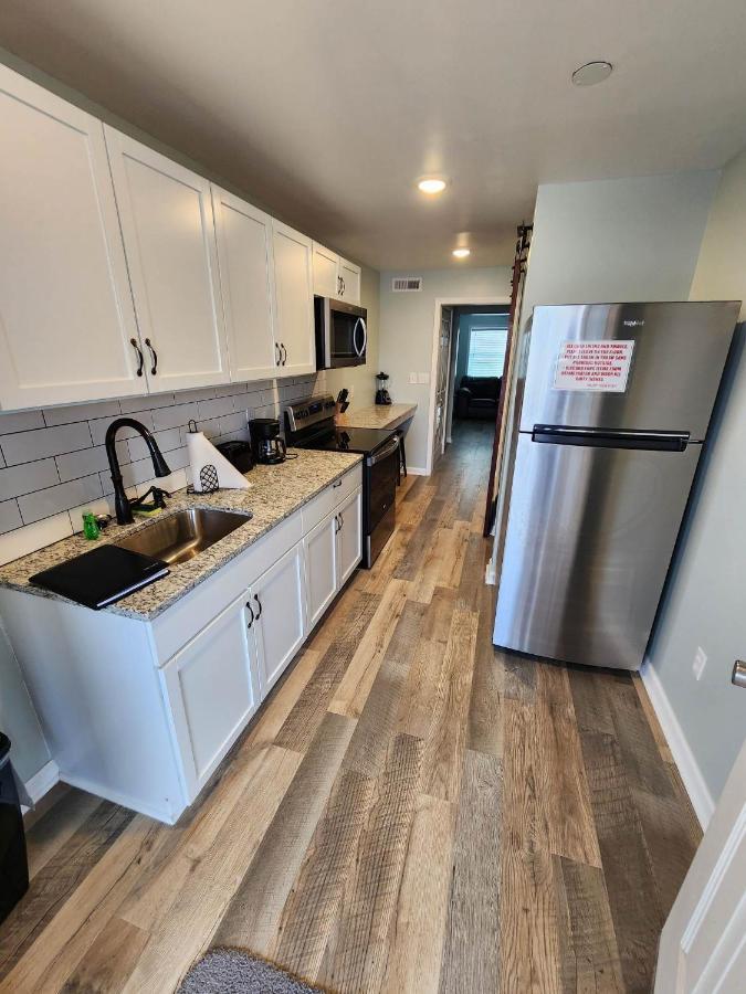 125 Atlantic Avenue Unit I - Pet Friendly! Walk To The Beach And Pier! 1Br -1Ba - Sleeps 2-4 Guests! Миртл-Бич Экстерьер фото